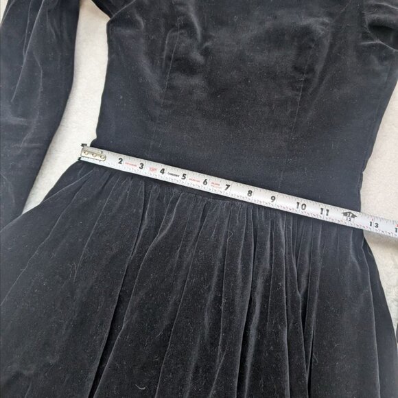 Vintage Laura Ashley Black Velvet Dress Size USA 6 / UK 8 / EUR 34 - Picture 15 of 17